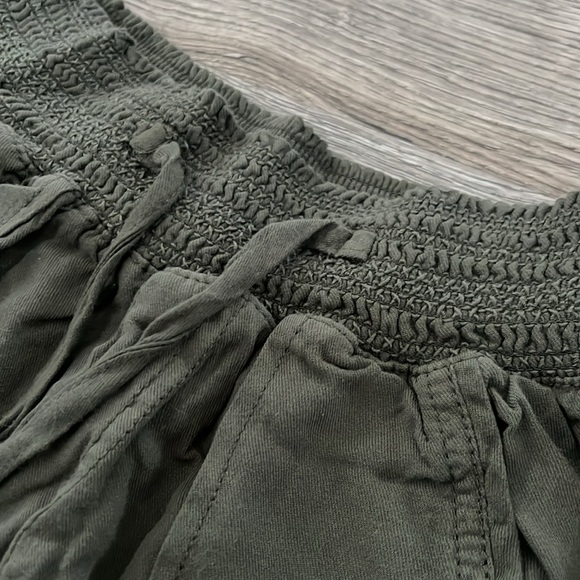 Cisino Olive Green High Waisted Cloth Shorts (Size L) - Picture 3 of 3